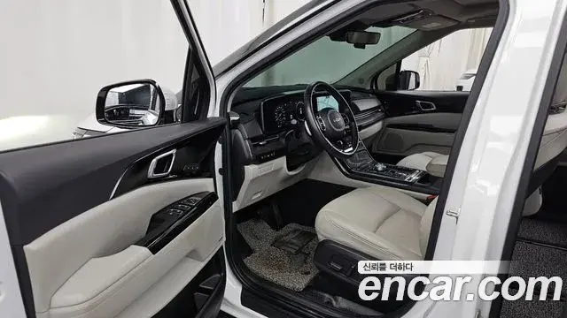 Kia Carnival 2022 — Фото 10/20