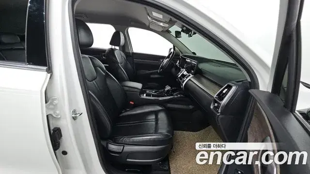 Kia Sorento 2021 — Фото 11/20