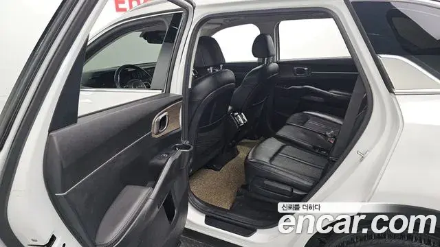 Kia Sorento 2021 — Фото 12/20