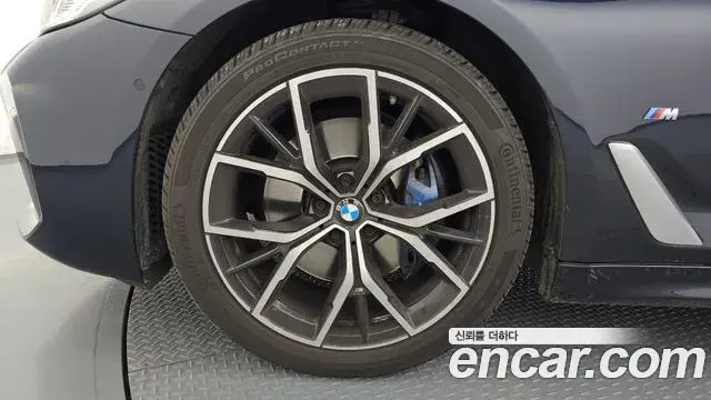 BMW 5 Series 2020 — Photo 8/20
