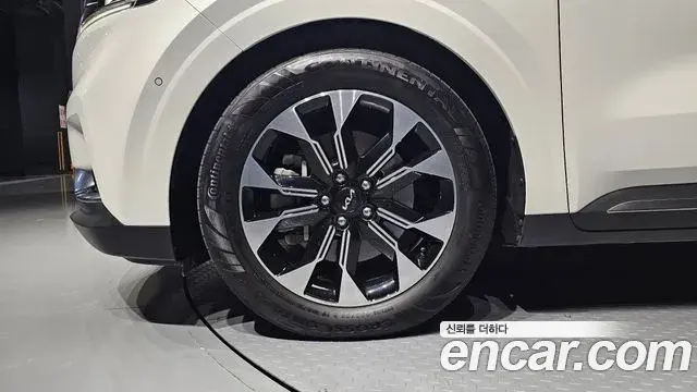 Kia Carnival 2022 — Şəkil 13/20