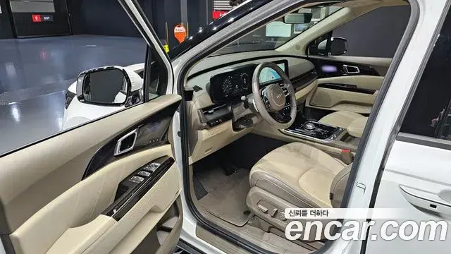Kia Carnival 2022 — Şəkil 18/20