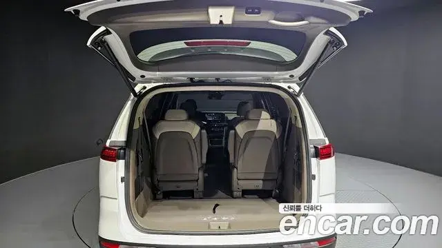 Kia Carnival 2022 — Şəkil 16/20