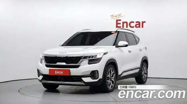 Kia Seltos 2022 — Photo 2/20