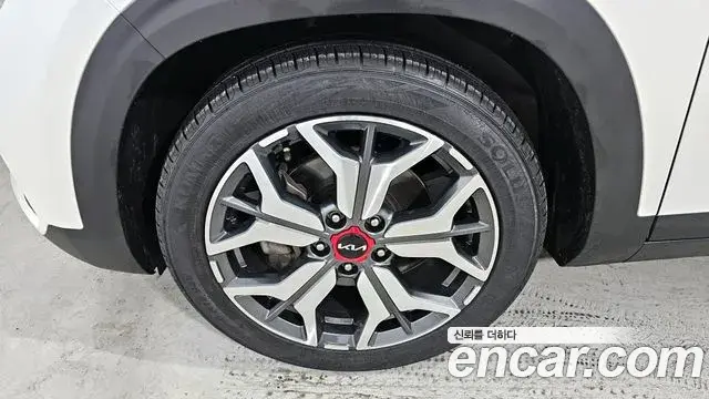 Kia Seltos 2022 — Photo 1/20