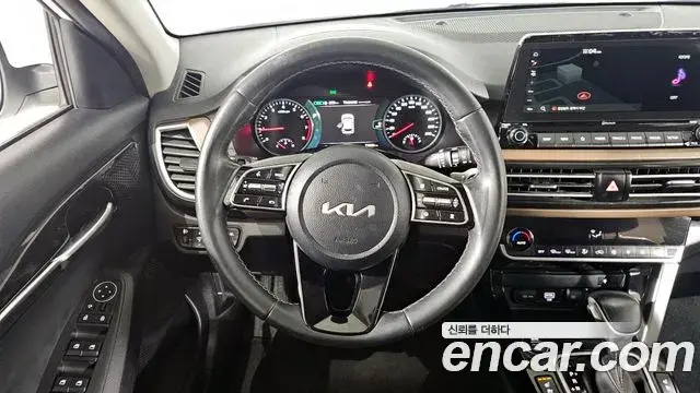 Kia Seltos 2022 — Photo 6/20