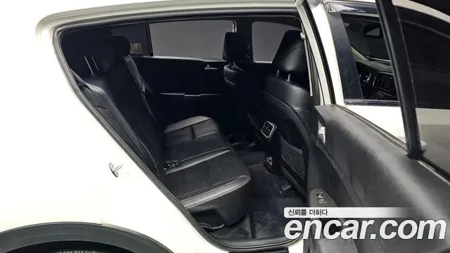Kia Sportage The Bold 2021 — Photo 19/20