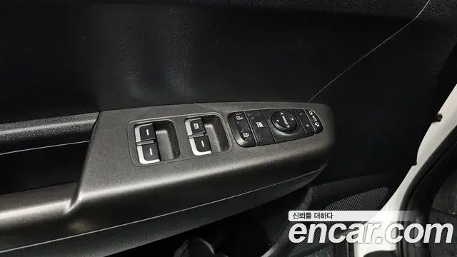 Kia Sportage The Bold 2021 — Photo 17/20