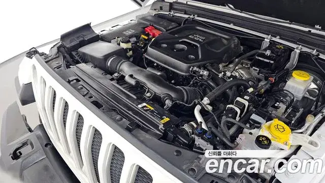 Jeep Wrangler 2023 — ფოტო 4/20
