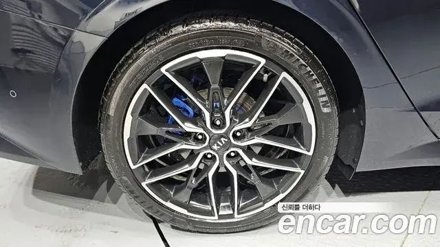 Kia K5 2020 — ფოტო 6/20