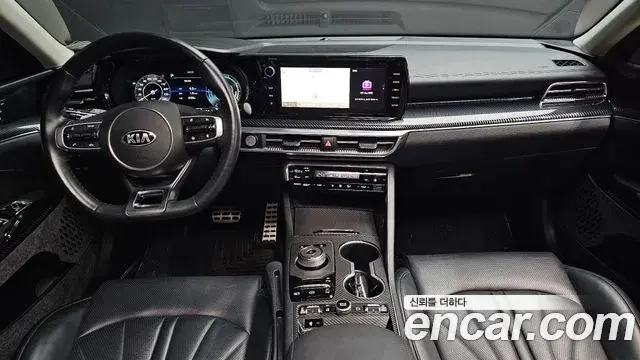 Kia K5 2020 — ფოტო 10/20