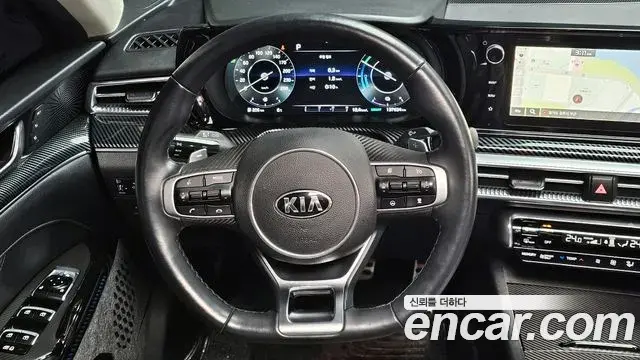 Kia K5 2020 — ფოტო 8/20