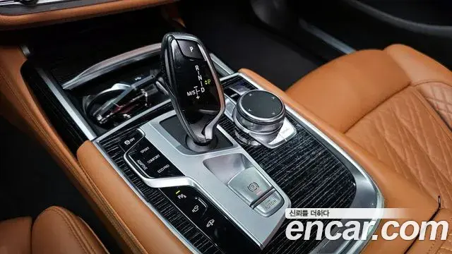 BMW 7 Series 2022 — Фото 9/20