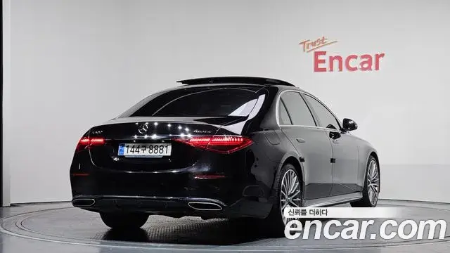 Mercedes-Benz S-Class 2023 — Фото 1/20