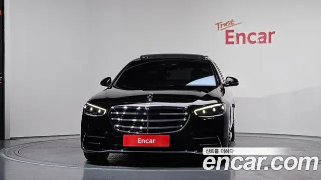 Mercedes-Benz S-Class 2023 — Фото 2/20