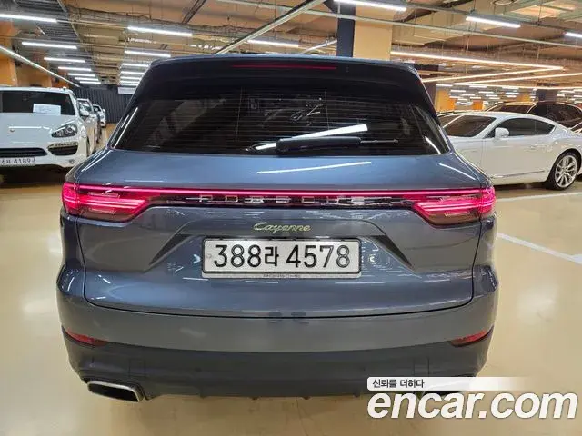 Porsche Cayenne 2020 — ფოტო 3/20
