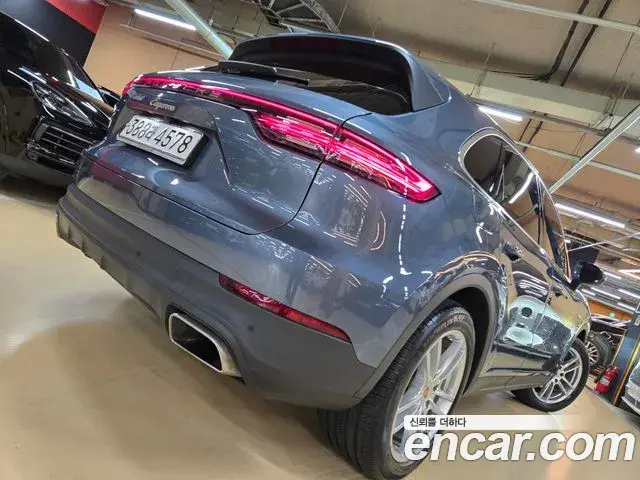 Porsche Cayenne 2020 — ფოტო 14/20