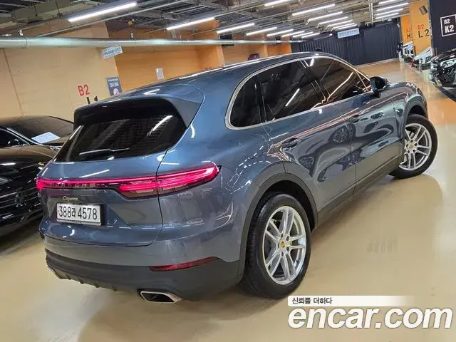 Porsche Cayenne 2020 — ფოტო 6/20