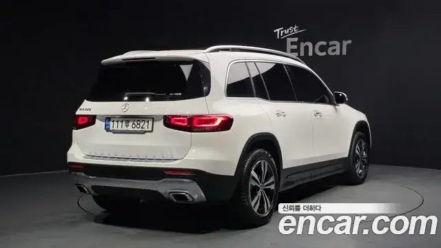 Mercedes-Benz GLB-Class 2021 — Photo 14/20