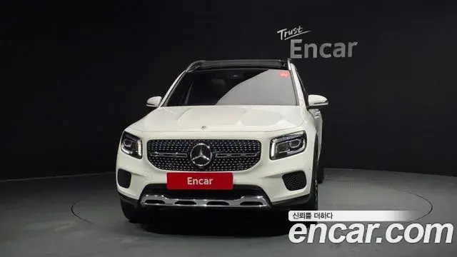 Mercedes-Benz GLB-Class 2021 — Photo 18/20