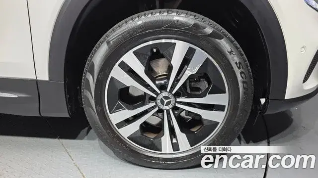 Mercedes-Benz GLB-Class 2021 — Photo 17/20