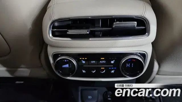 Genesis GV80 2021 — ფოტო 13/20