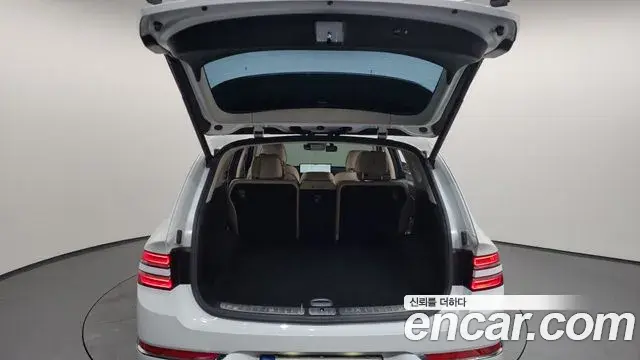 Genesis GV80 2021 — ფოტო 18/20
