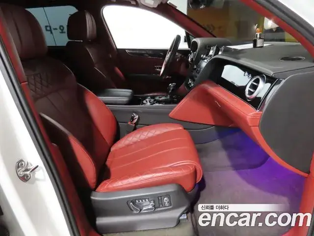 Bentley Bentayga 2018 — Photo 17/20