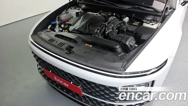 Hyundai Grandeur Hybrid 2023 — ფოტო 7/20
