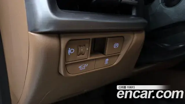 Hyundai Grandeur Hybrid 2023 — ფოტო 18/20
