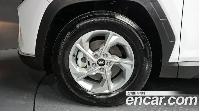 Hyundai Tucson Hybrid 2020 — ფოტო 19/20