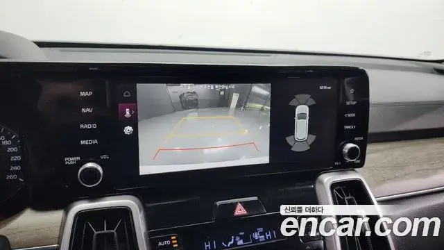 Kia Sorento 2021 — Photo 8/20