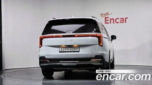 Kia Carnival 2024 — Photo 8/20
