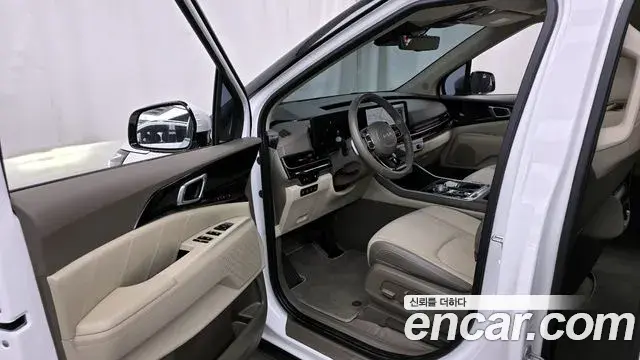 Kia Carnival 2024 — Photo 16/20