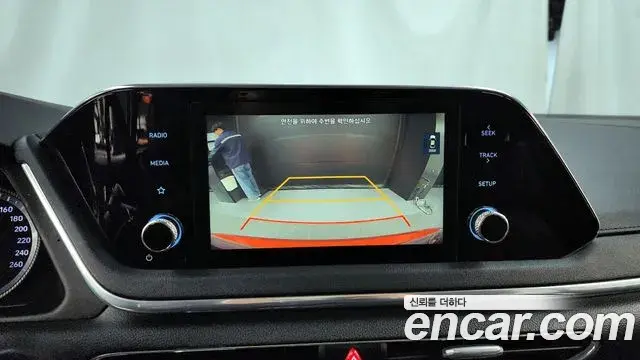 Hyundai Sonata Hybrid 2019 — Photo 18/20