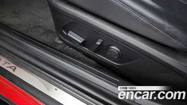 Hyundai Sonata Hybrid 2019 — Photo 2/20