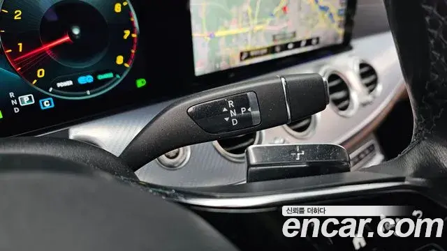 Mercedes-Benz E-Class 2021 — Şəkil 16/20