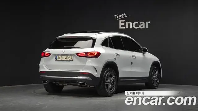 Mercedes-Benz GLA-Class 2020 — Photo 2/20