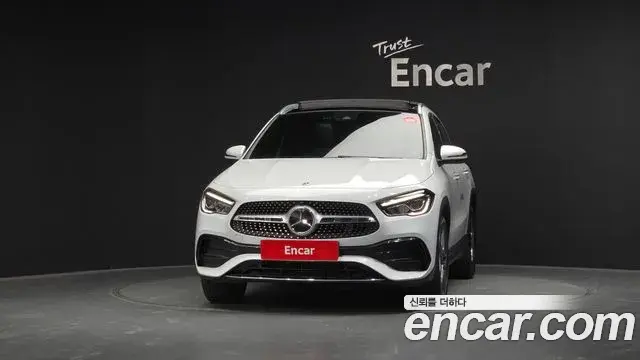 Mercedes-Benz GLA-Class 2020 — Photo 13/20