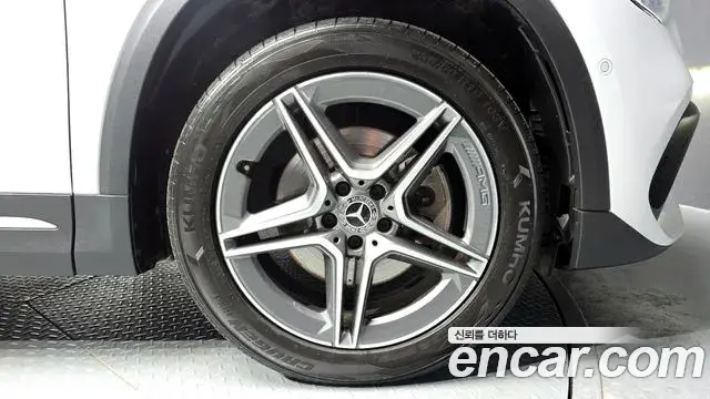 Mercedes-Benz GLA-Class 2020 — Photo 10/20