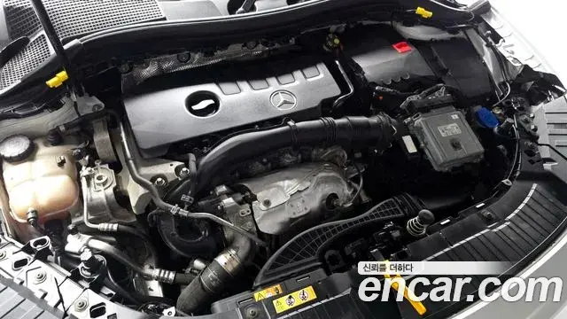 Mercedes-Benz GLA-Class 2020 — Photo 17/20