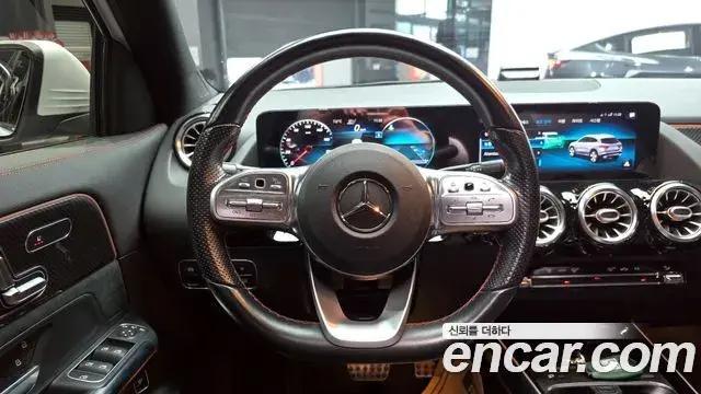 Mercedes-Benz GLA-Class 2020 — Photo 7/20