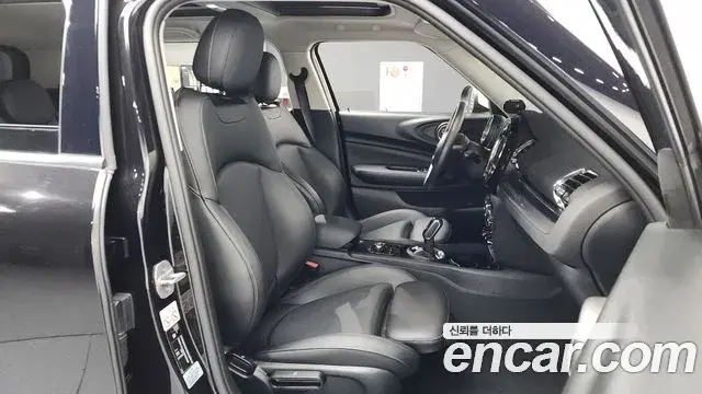 Mini Cooper Clubman 2021 — Фото 11/20