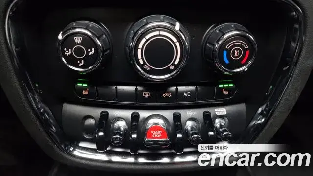 Mini Cooper Clubman 2021 — Фото 16/20