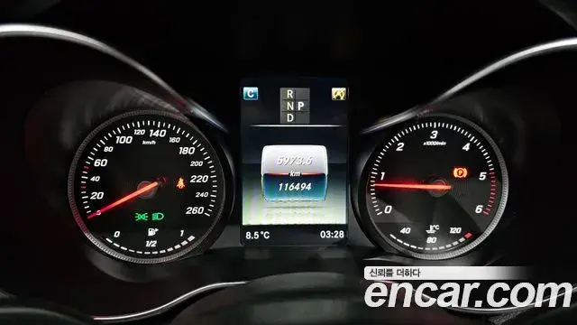 Mercedes-Benz C-Class 2018 — Şəkil 19/20