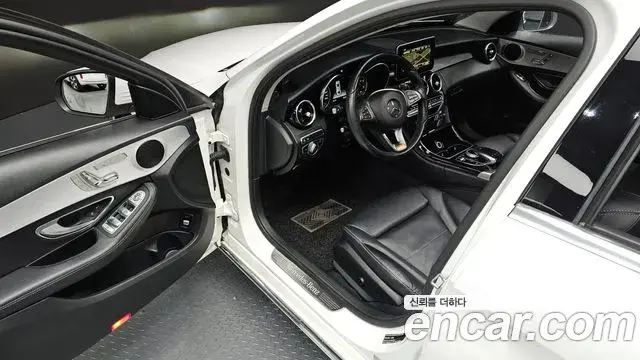 Mercedes-Benz C-Class 2018 — Şəkil 8/20