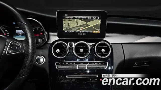Mercedes-Benz C-Class 2018 — Şəkil 18/20