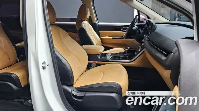Kia Carnival 2021 — Фото 10/20