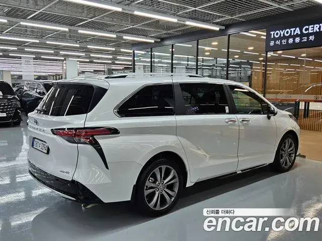 Toyota Sienna 2025 — Photo 3/20