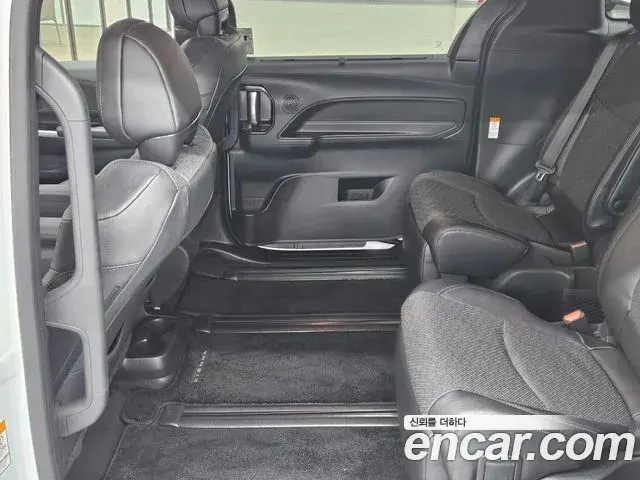 Toyota Sienna 2025 — Photo 15/20